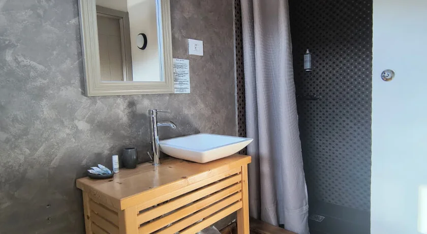 Cameră dublă cu balcon si pat extra pentru copil vama54