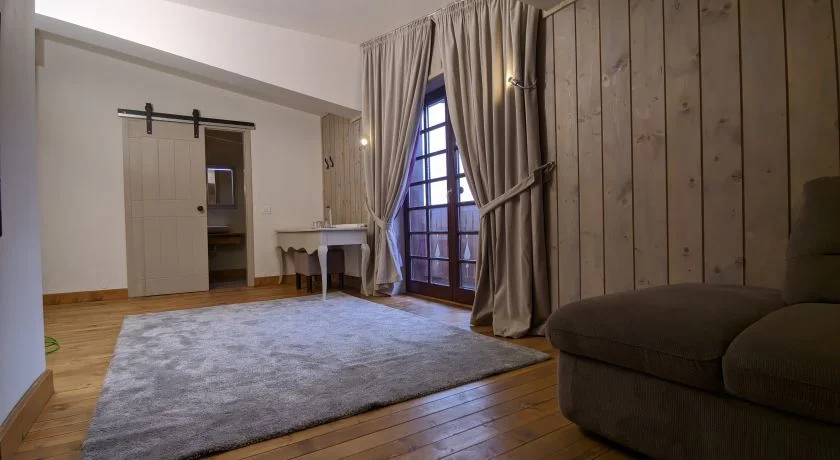 vama54 Apartament dormitor cu pat matrimonial vama