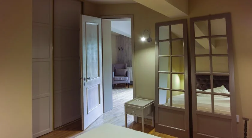 vama54 Apartament dormitor cu pat matrimonial vama54